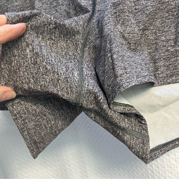 Lululemon Athletica Black and Heather Gray Athletic Speed Up Shorts 10T - Picture 4 of 7